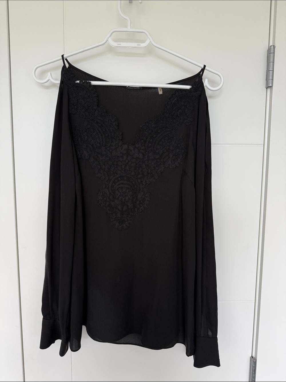 Elie Tahari Black Lace-Trim Cold-Shoulder Blouse
